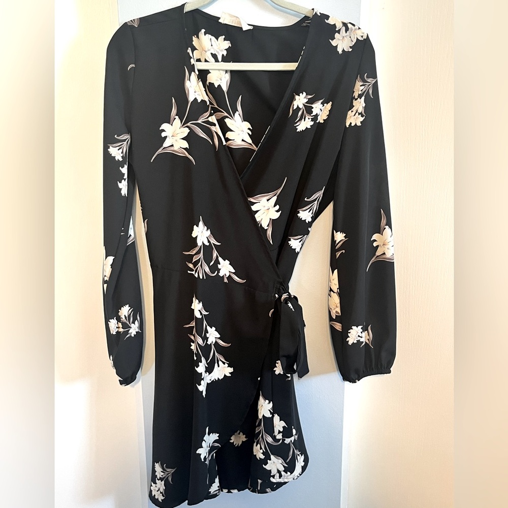 Peach Love size small women’s large floral wrap tie dress